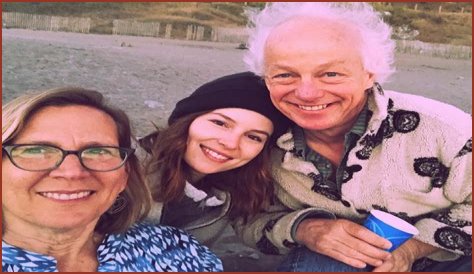 Bridgit Mendler Parents, Family: Father Harry And Mother Leah